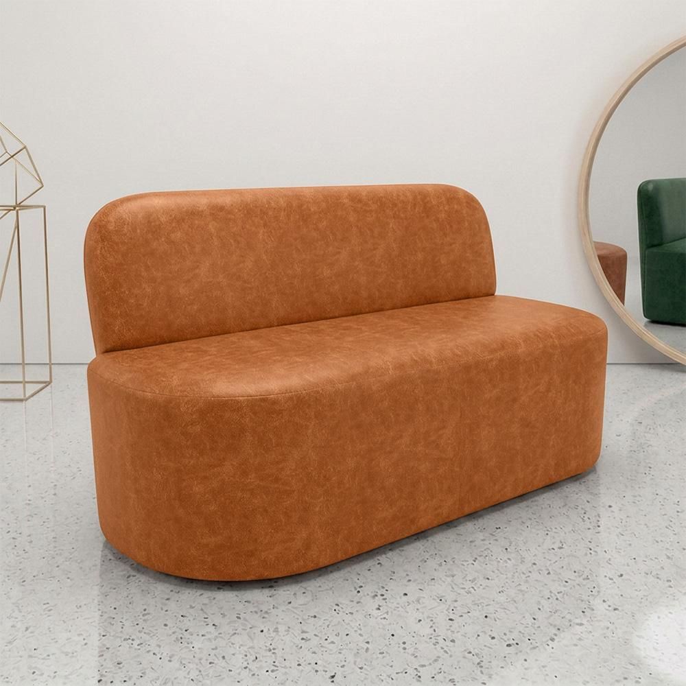 Poltrona Naeris Namoradeira com Design Orgânico Couríssimo Confortável Canela Lyam Decor