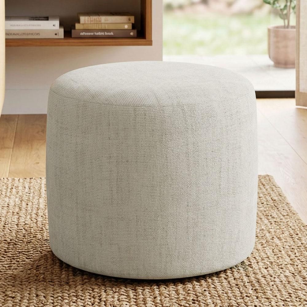 Puff Redondo Coliseu W01 50cm Madeira de Eucalipto Revestimento em Tecido Linho Cru Lyam Decor