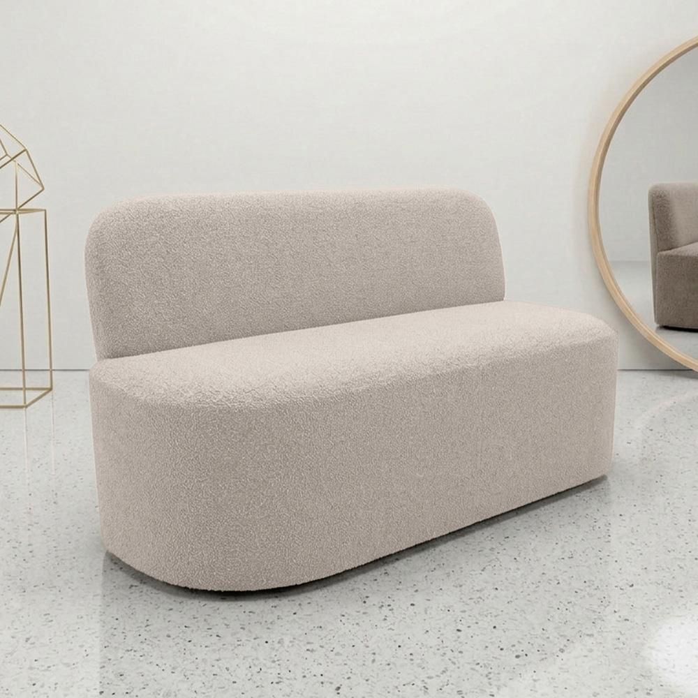 Poltrona Naeris W01 Namoradeira com Design Orgânico Revestida em Bouclê Confortável Bege Lyam Decor