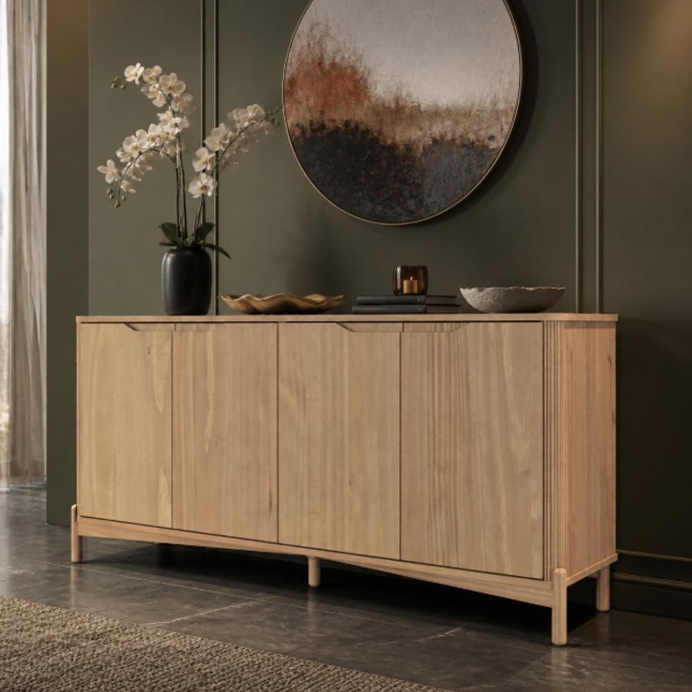 Aparador Buffet Benton F06 4 Portas 2 Prateleiras Madeira Maciça com Cantos Curvos Canelados Marrom Lyam Decor 167CM