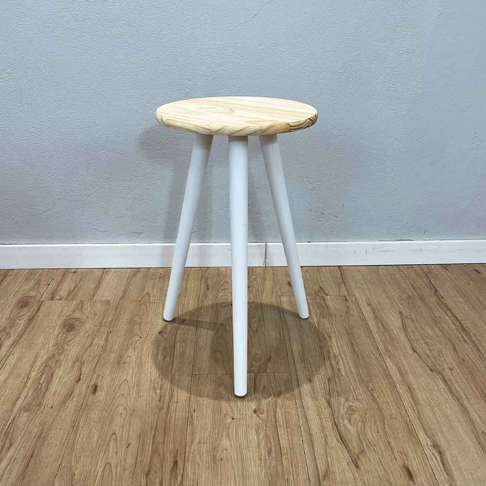 Mesa Lateral Redonda com Pé Palito de Madeira Natural e Branco 30CM Artfactory Design 30CM