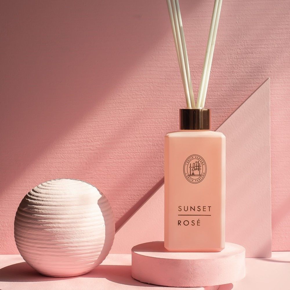 Difusor de Perfume Sunset Rosé com Refil Fragrância Floral Frutada Pêra e Baunilha com Varetas L'envie 250ML